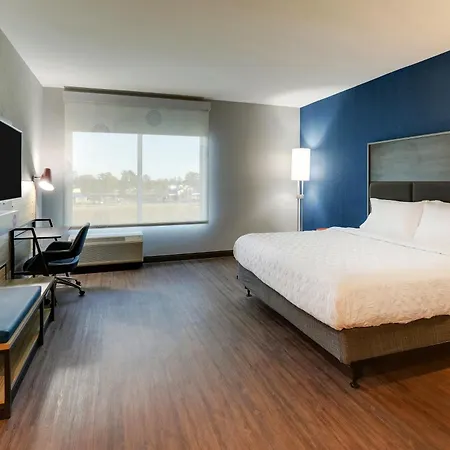 Tru By Hilton Leland Wilmington Hotel Exterior photo