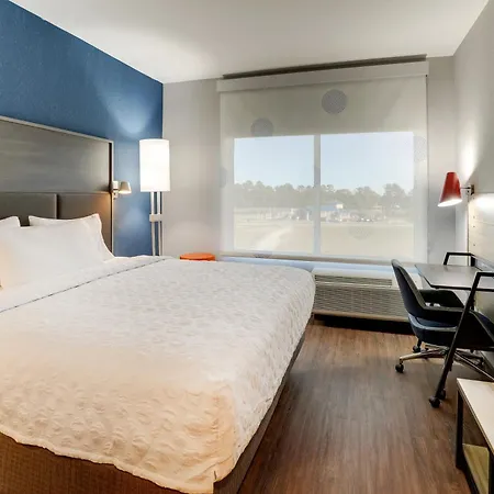 Tru By Hilton Leland Wilmington Hotel Exterior photo